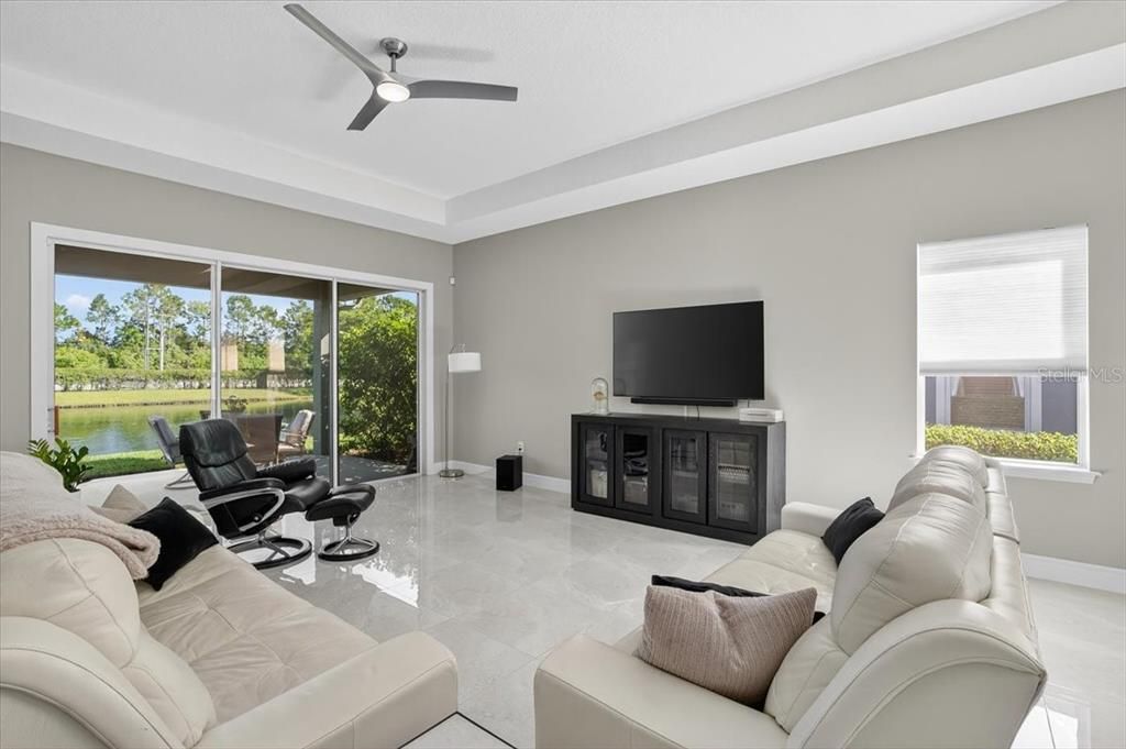 На продажу: $649,900 (5 спален, 3 ванн, 3430 Квадратных фут)