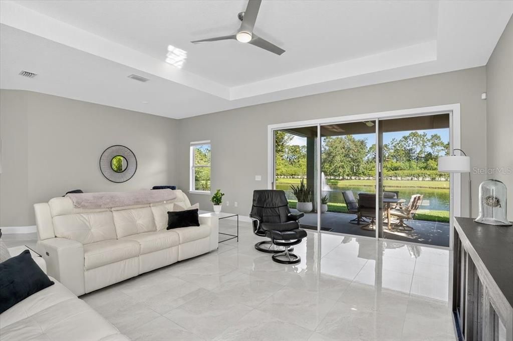 На продажу: $649,900 (5 спален, 3 ванн, 3430 Квадратных фут)