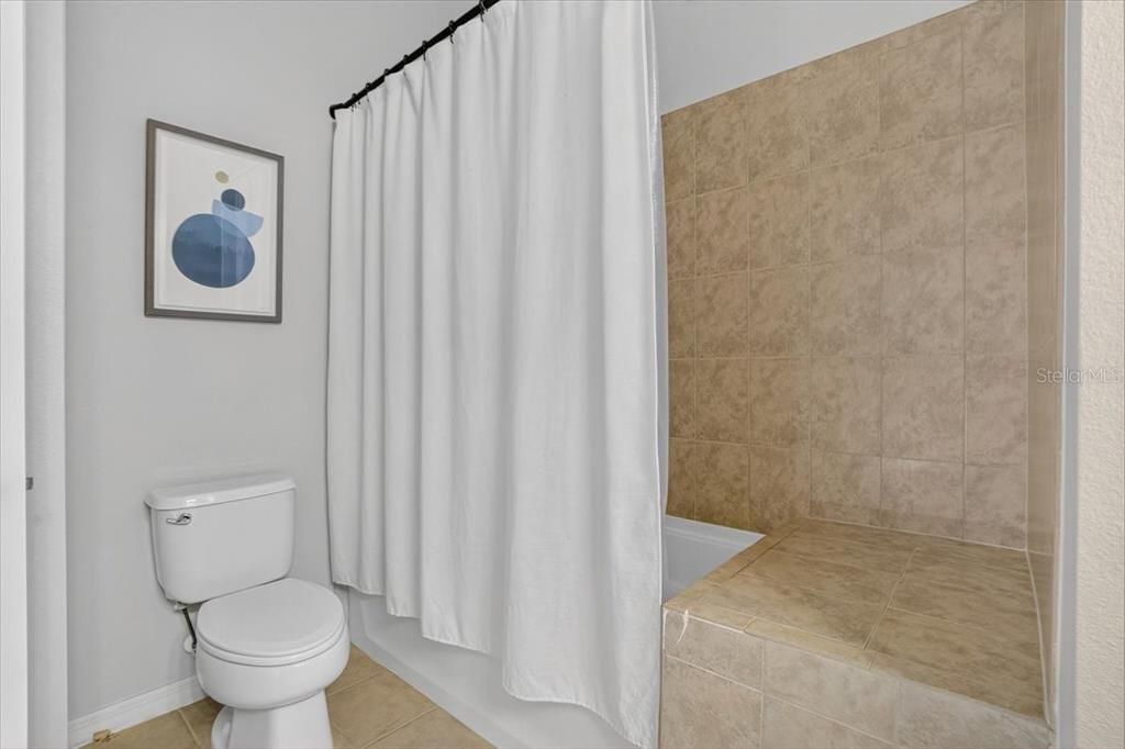 На продажу: $649,900 (5 спален, 3 ванн, 3430 Квадратных фут)