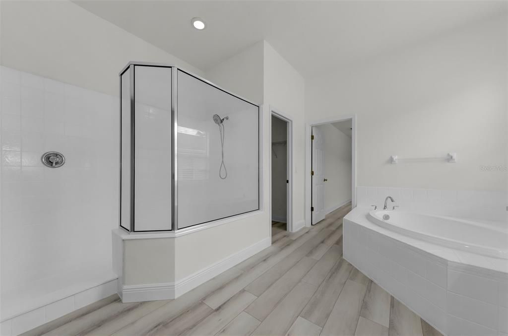 En Renta: $4,495 (4 camas, 3 baños, 3301 Pies cuadrados)