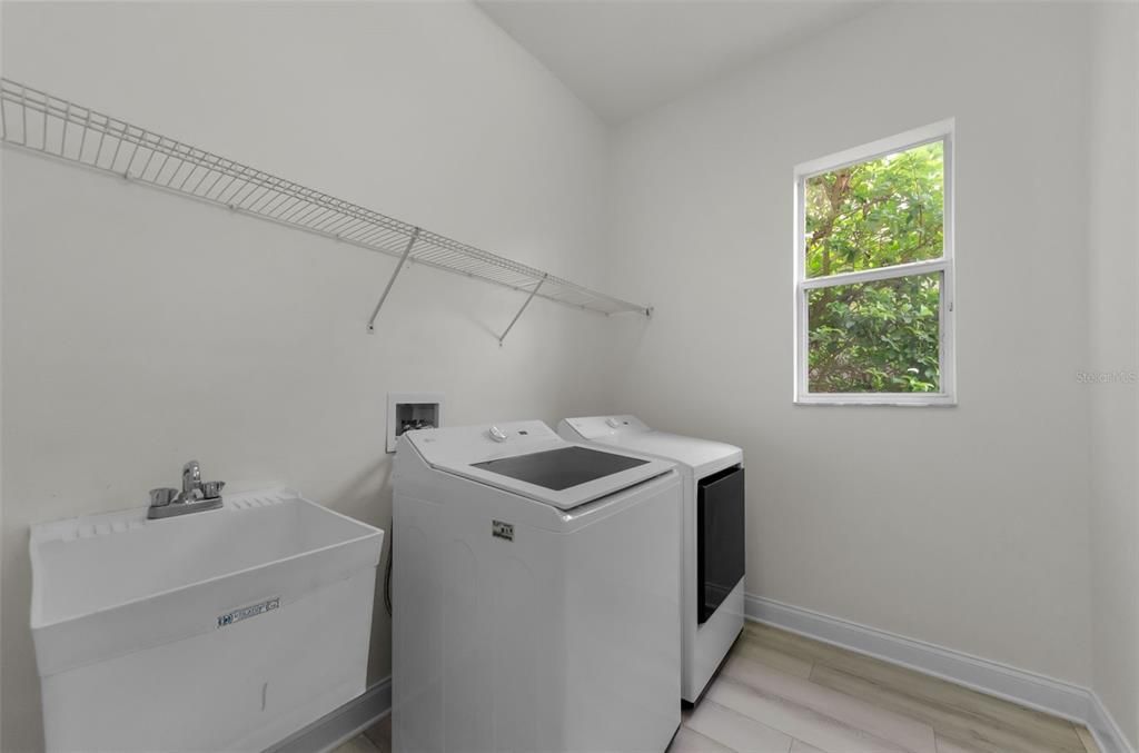 En Renta: $4,495 (4 camas, 3 baños, 3301 Pies cuadrados)