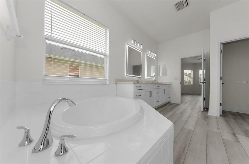 En Renta: $4,495 (4 camas, 3 baños, 3301 Pies cuadrados)