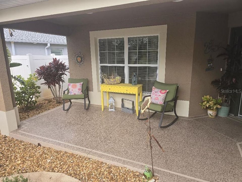 Active With Contract: $489,900 (3 beds, 2 baths, 1695 Square Feet)