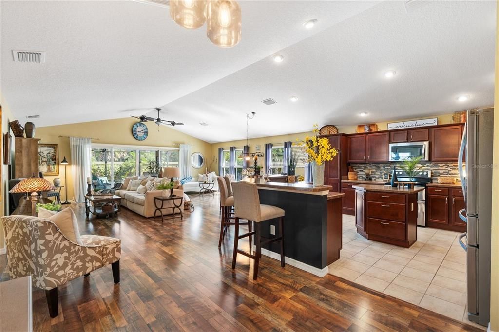 Active With Contract: $489,900 (3 beds, 2 baths, 1695 Square Feet)