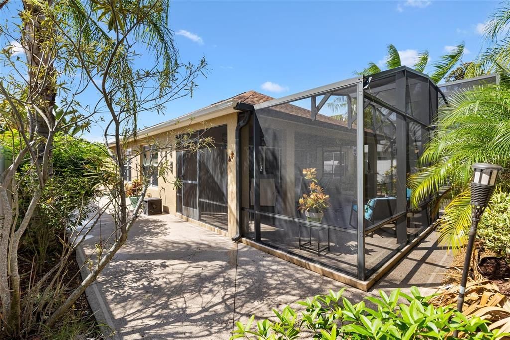 Active With Contract: $489,900 (3 beds, 2 baths, 1695 Square Feet)