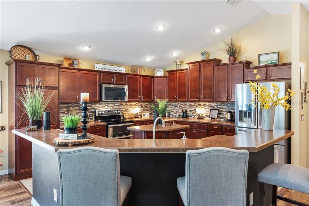 Active With Contract: $489,900 (3 beds, 2 baths, 1695 Square Feet)