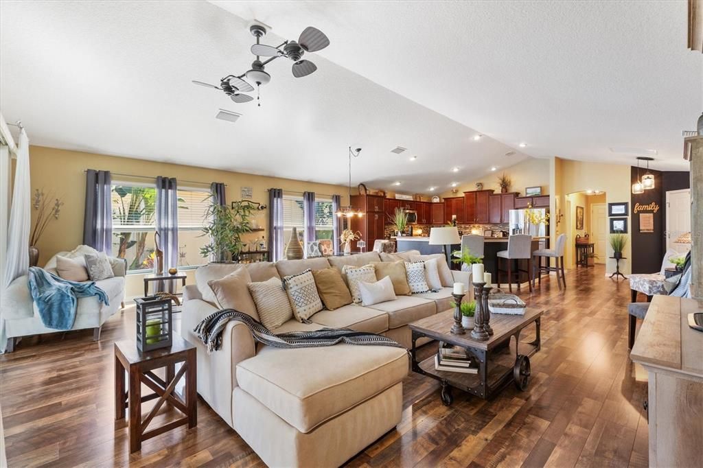 Active With Contract: $489,900 (3 beds, 2 baths, 1695 Square Feet)