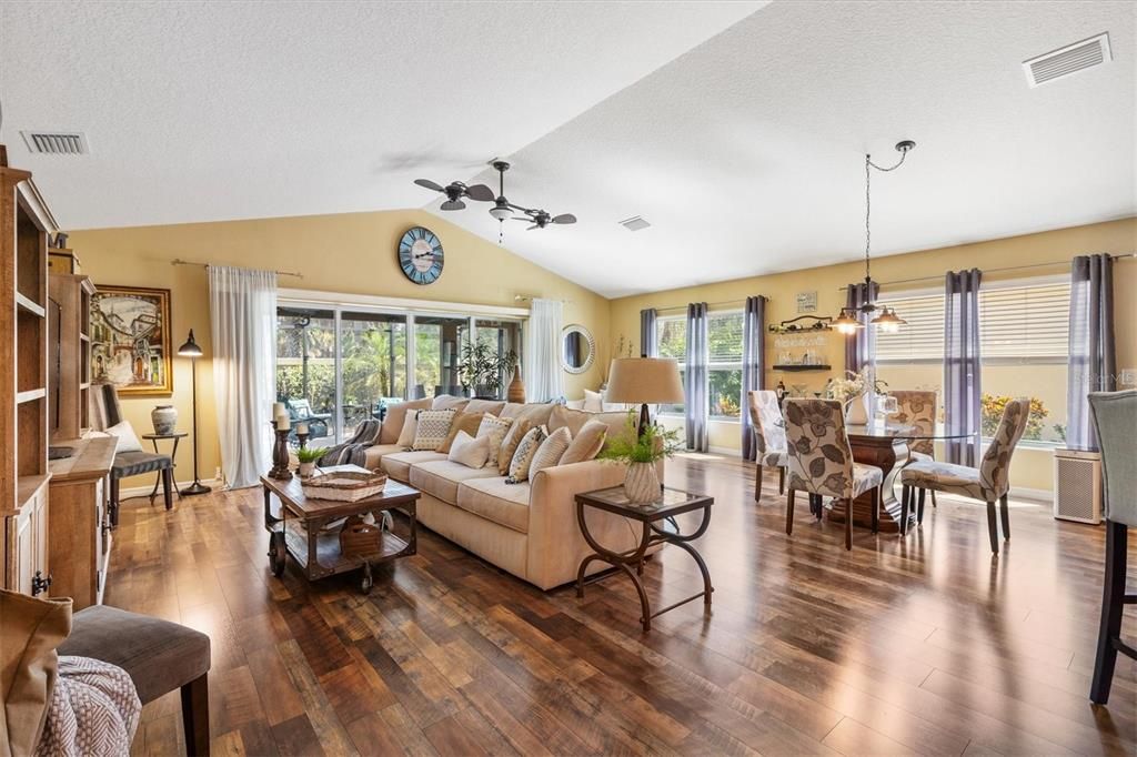 Active With Contract: $489,900 (3 beds, 2 baths, 1695 Square Feet)