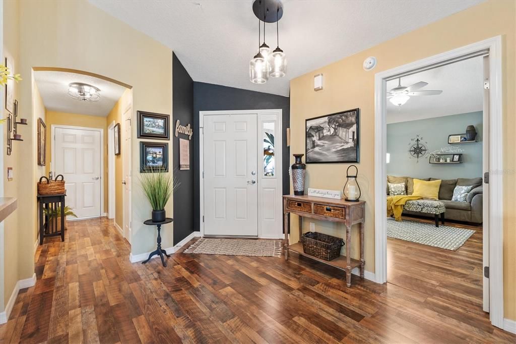 Active With Contract: $489,900 (3 beds, 2 baths, 1695 Square Feet)