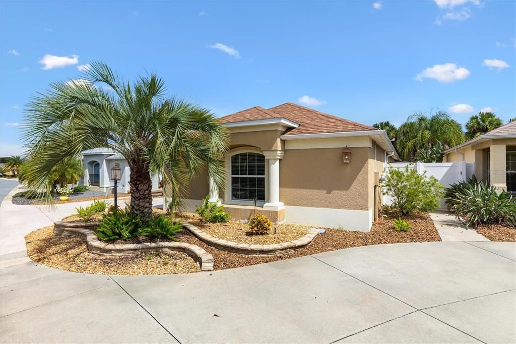 Active With Contract: $489,900 (3 beds, 2 baths, 1695 Square Feet)