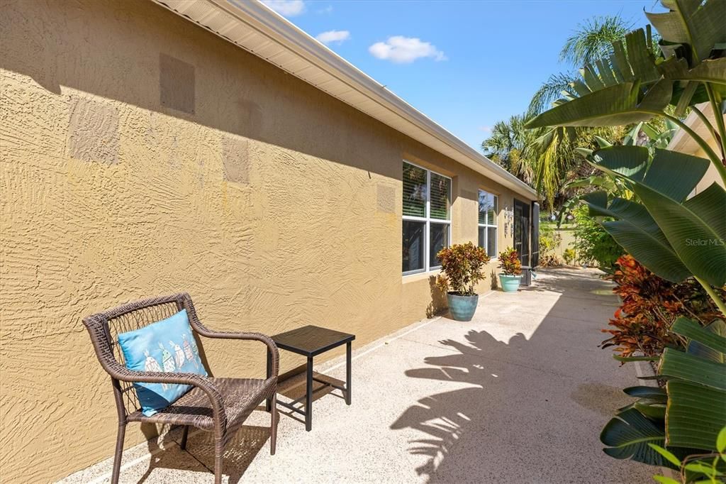 Active With Contract: $489,900 (3 beds, 2 baths, 1695 Square Feet)