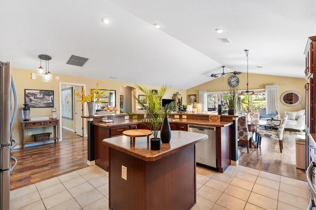 Active With Contract: $489,900 (3 beds, 2 baths, 1695 Square Feet)