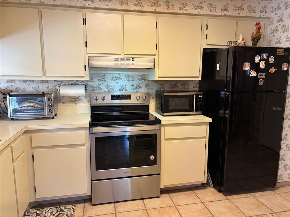 合同活跃: $275,000 (3 贝兹, 2 浴室, 1270 平方英尺)