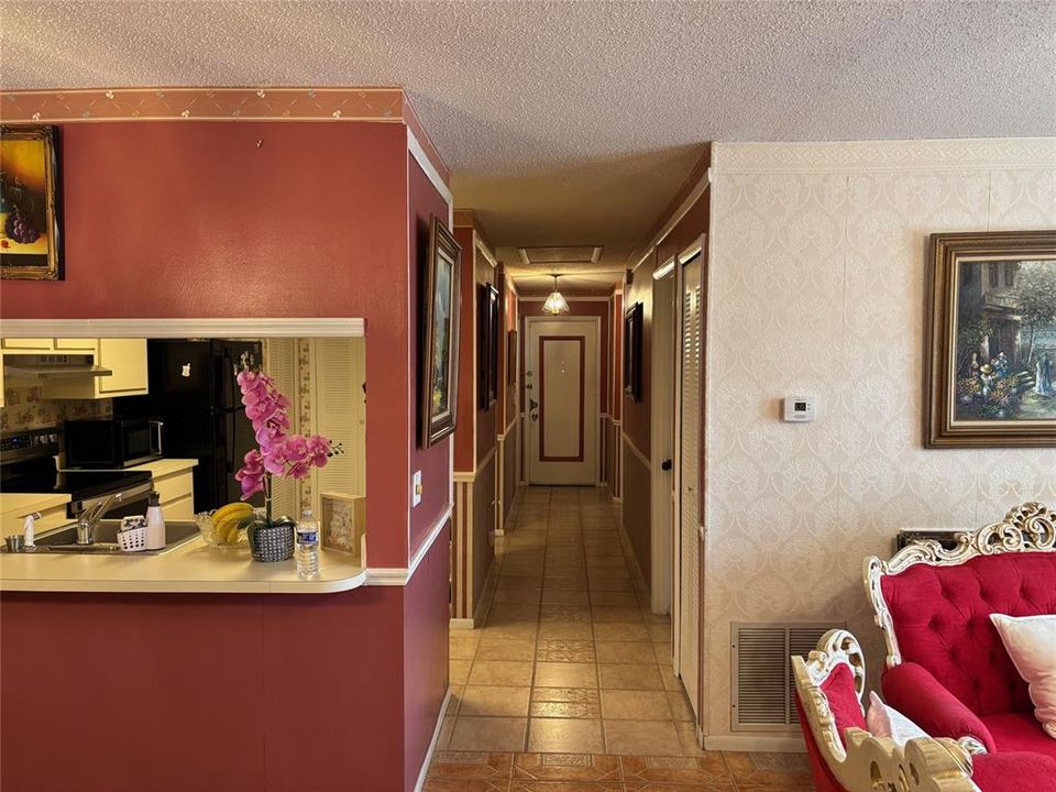 合同活跃: $275,000 (3 贝兹, 2 浴室, 1270 平方英尺)