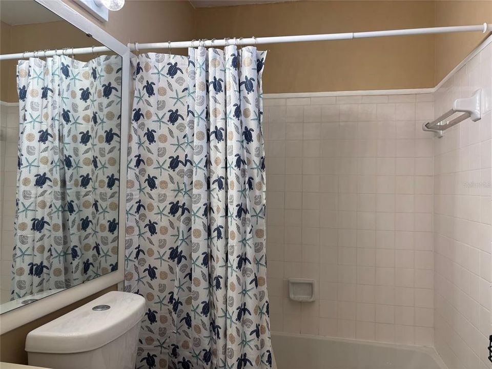 合同活跃: $275,000 (3 贝兹, 2 浴室, 1270 平方英尺)