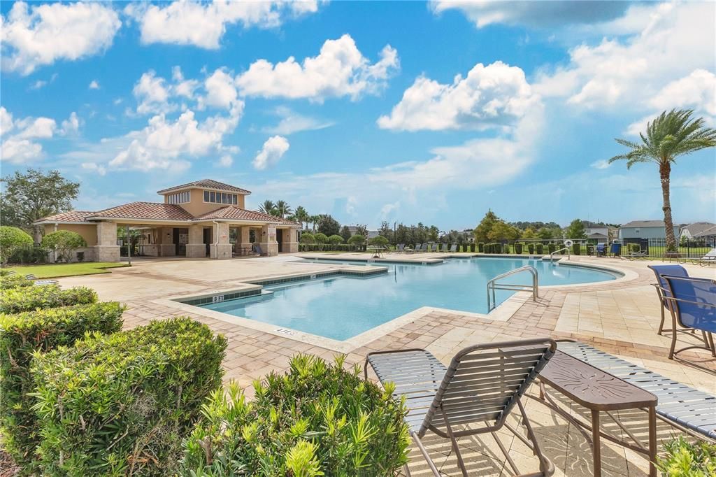 合同活跃: $509,900 (4 贝兹, 2 浴室, 2328 平方英尺)