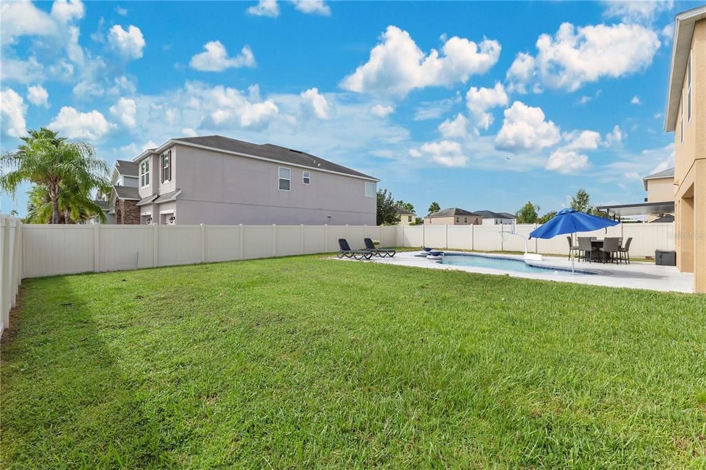 合同活跃: $509,900 (4 贝兹, 2 浴室, 2328 平方英尺)