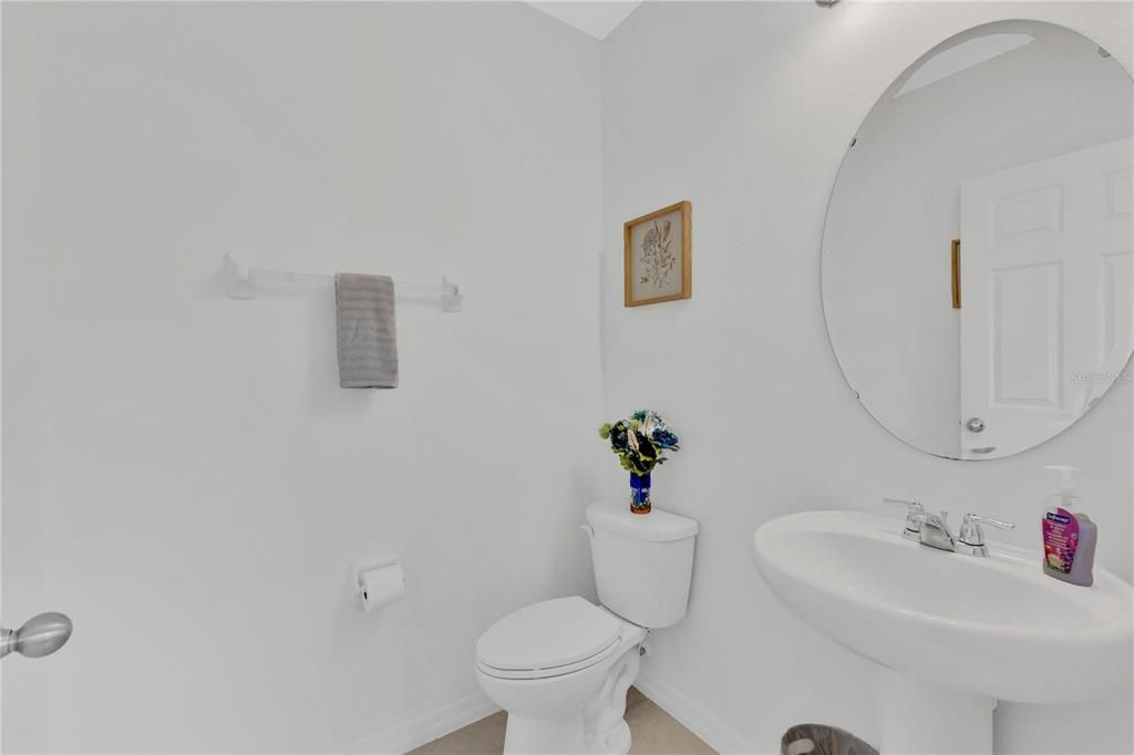 合同活跃: $509,900 (4 贝兹, 2 浴室, 2328 平方英尺)