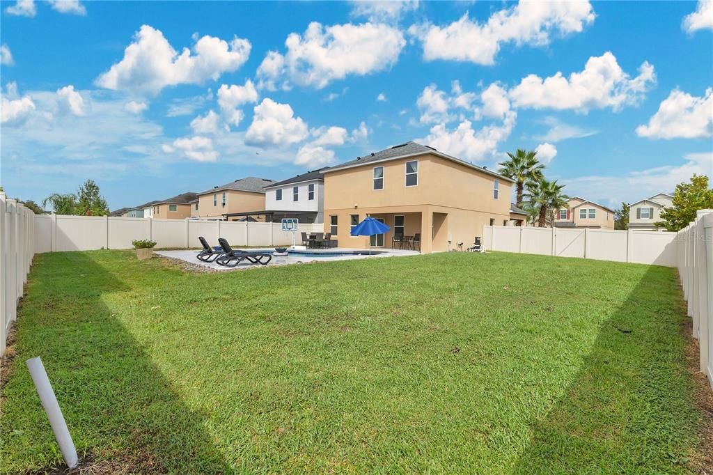 合同活跃: $509,900 (4 贝兹, 2 浴室, 2328 平方英尺)