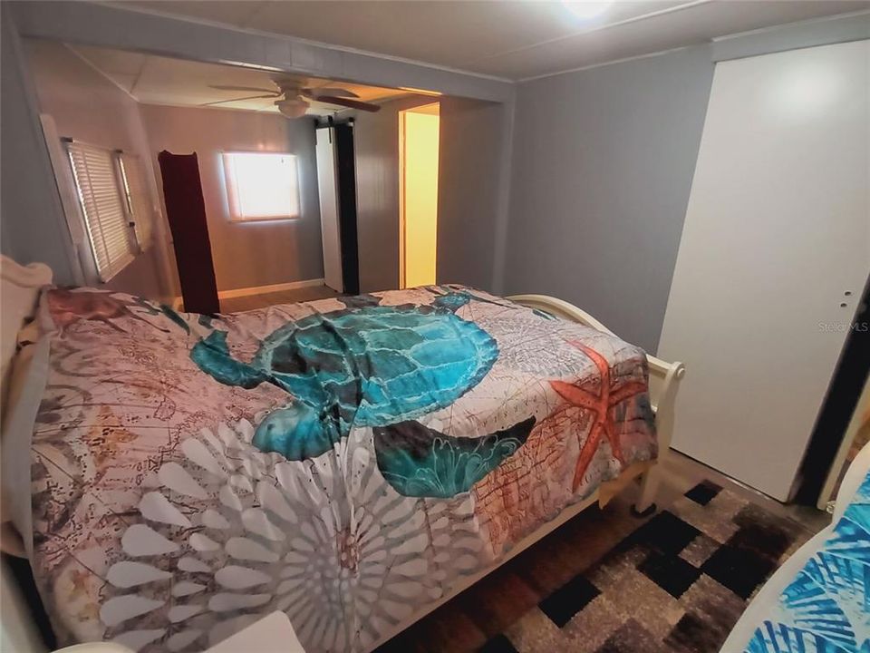 合同活跃: $189,000 (2 贝兹, 2 浴室, 1142 平方英尺)