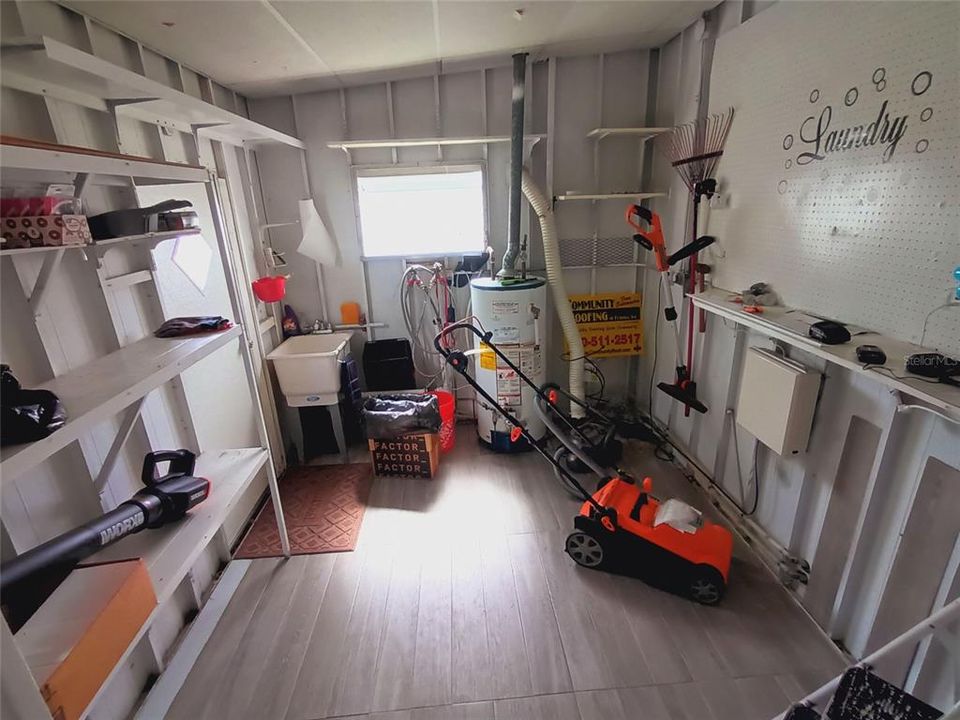 合同活跃: $189,000 (2 贝兹, 2 浴室, 1142 平方英尺)