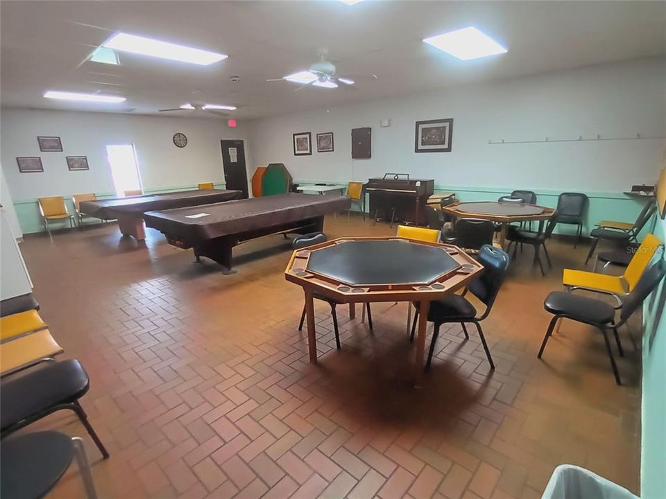 合同活跃: $189,000 (2 贝兹, 2 浴室, 1142 平方英尺)