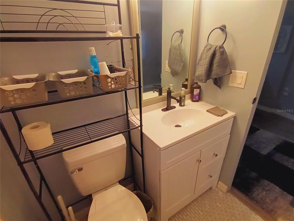 合同活跃: $189,000 (2 贝兹, 2 浴室, 1142 平方英尺)