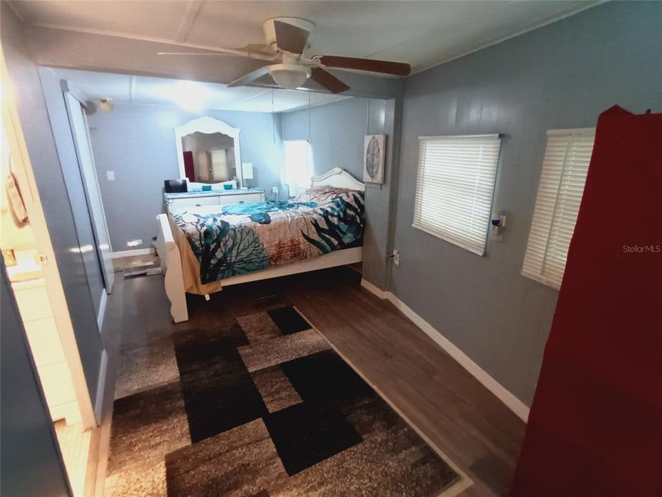 合同活跃: $189,000 (2 贝兹, 2 浴室, 1142 平方英尺)