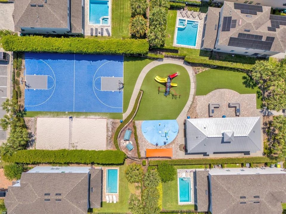 合同活跃: $524,000 (5 贝兹, 5 浴室, 2579 平方英尺)