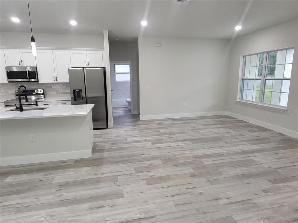 For Rent: $1,795 (3 beds, 2 baths, 1529 Square Feet)