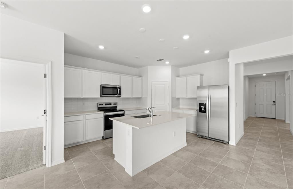 Active With Contract: $339,990 (3 beds, 2 baths, 1662 Square Feet)