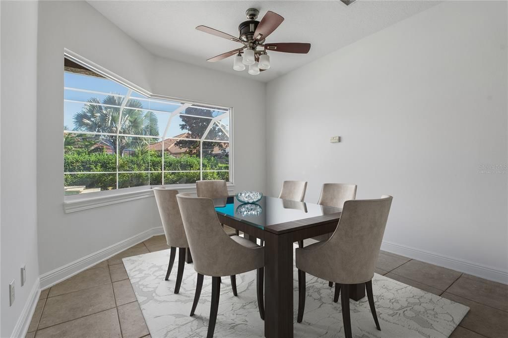 Activo con contrato: $825,000 (4 camas, 4 baños, 3811 Pies cuadrados)