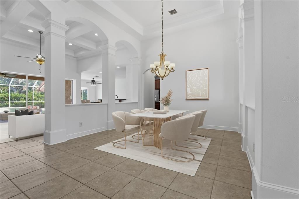 Activo con contrato: $825,000 (4 camas, 4 baños, 3811 Pies cuadrados)