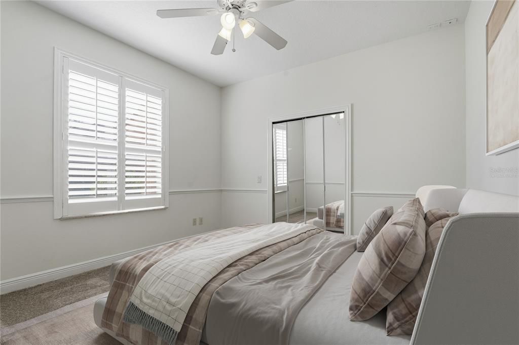 Activo con contrato: $825,000 (4 camas, 4 baños, 3811 Pies cuadrados)