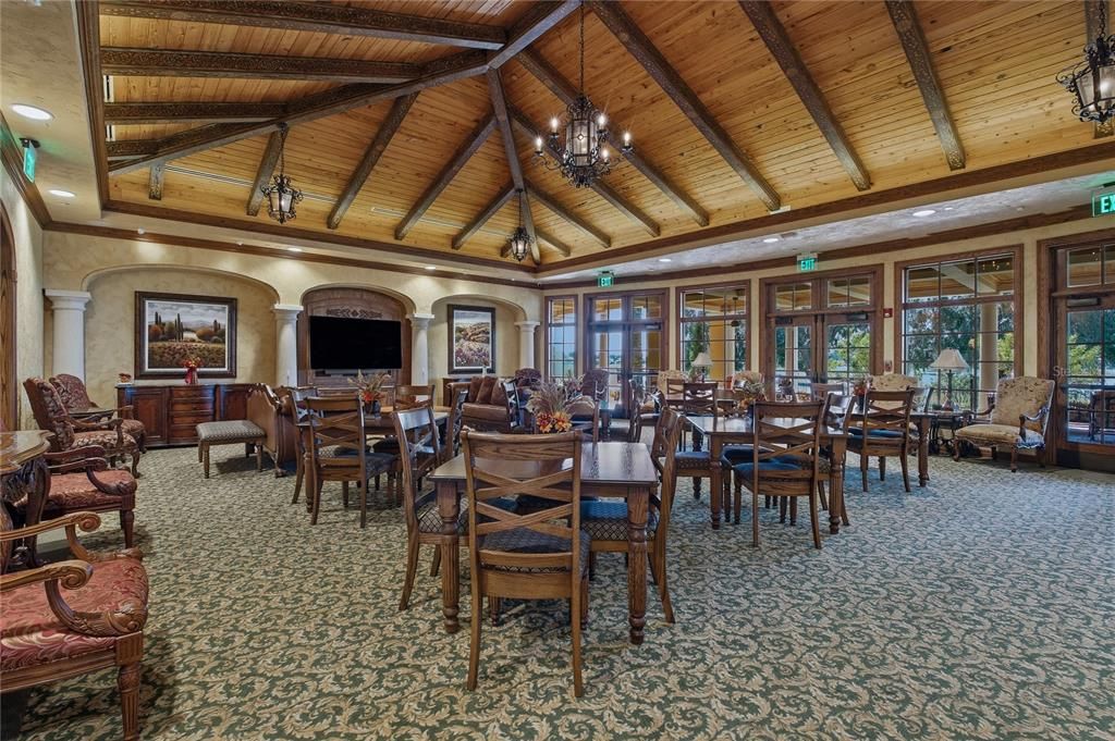 Activo con contrato: $825,000 (4 camas, 4 baños, 3811 Pies cuadrados)