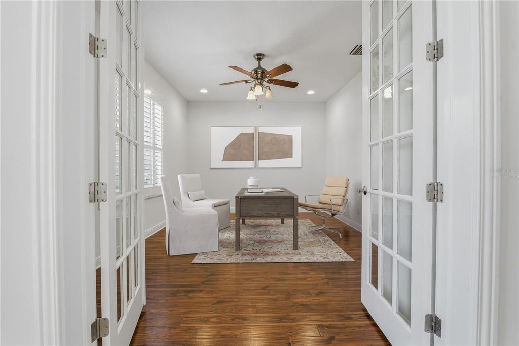 Activo con contrato: $825,000 (4 camas, 4 baños, 3811 Pies cuadrados)