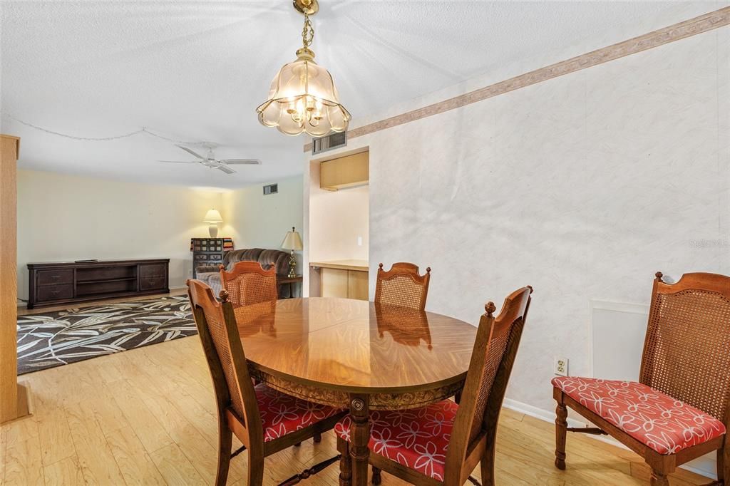 En Venta: $135,000 (2 camas, 2 baños, 1138 Pies cuadrados)