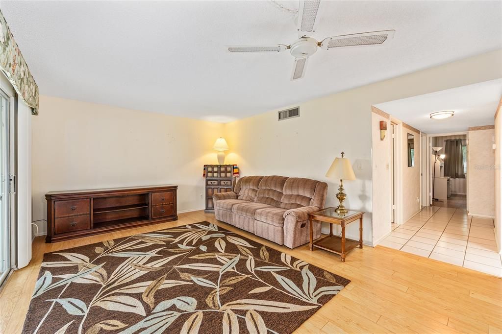 En Venta: $135,000 (2 camas, 2 baños, 1138 Pies cuadrados)