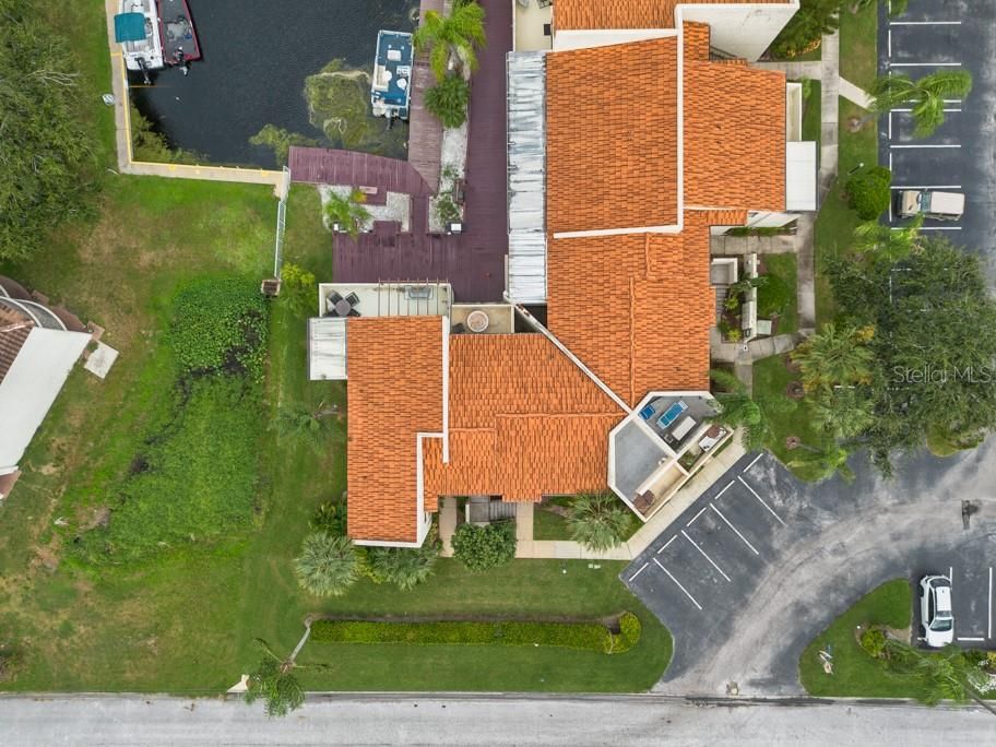 For Sale: $195,000 (2 beds, 2 baths, 975 Square Feet)