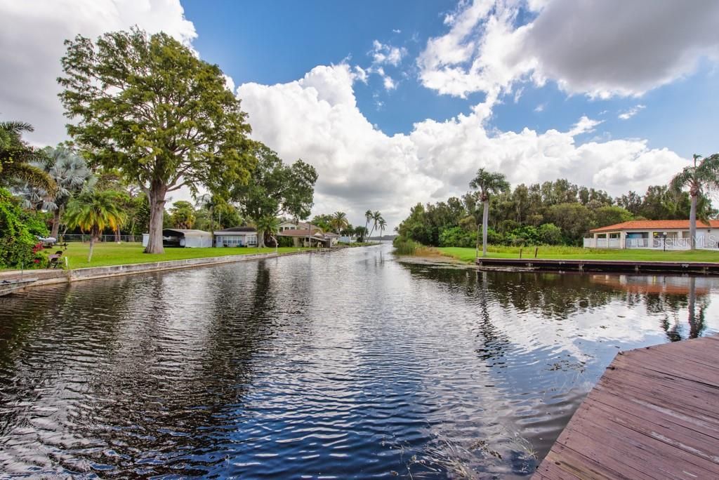 For Sale: $195,000 (2 beds, 2 baths, 975 Square Feet)