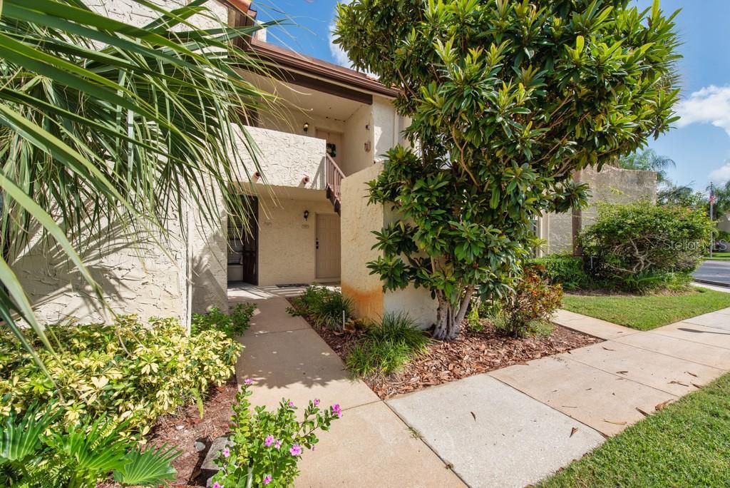 For Sale: $195,000 (2 beds, 2 baths, 975 Square Feet)