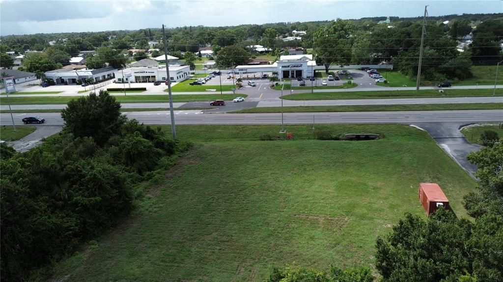 待售: $499,000 (0.93 acres)