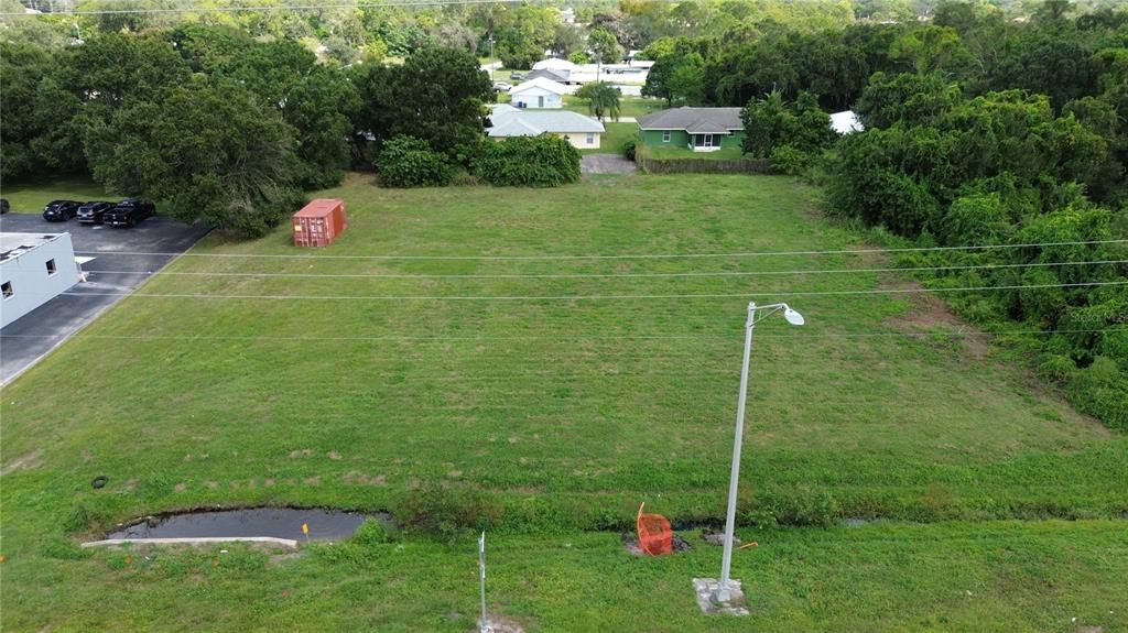 待售: $499,000 (0.93 acres)