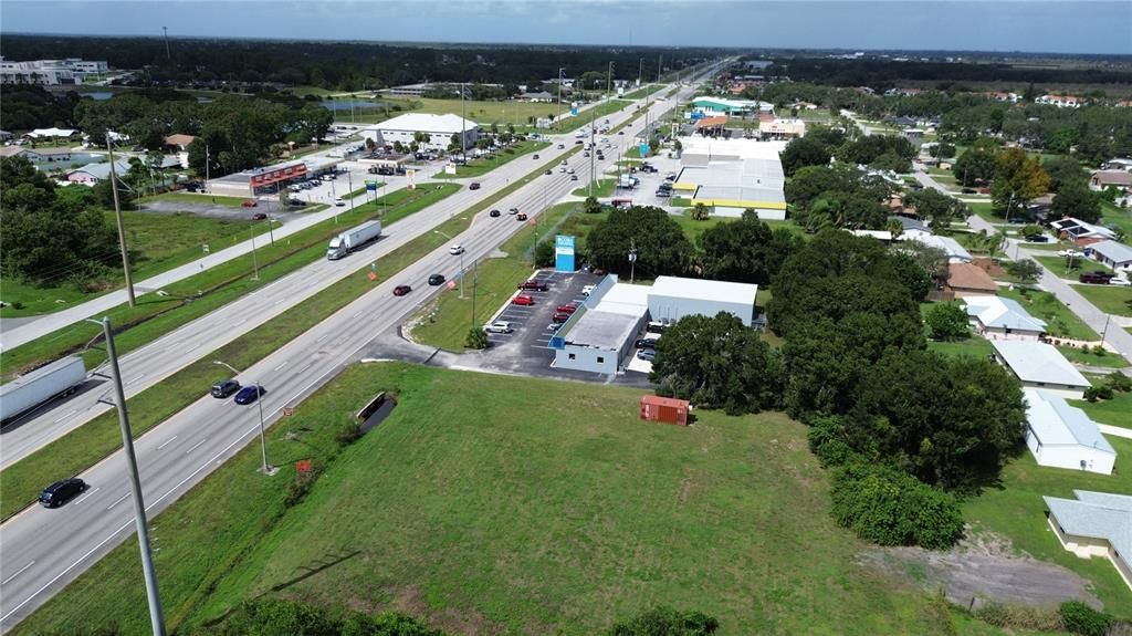 待售: $499,000 (0.93 acres)