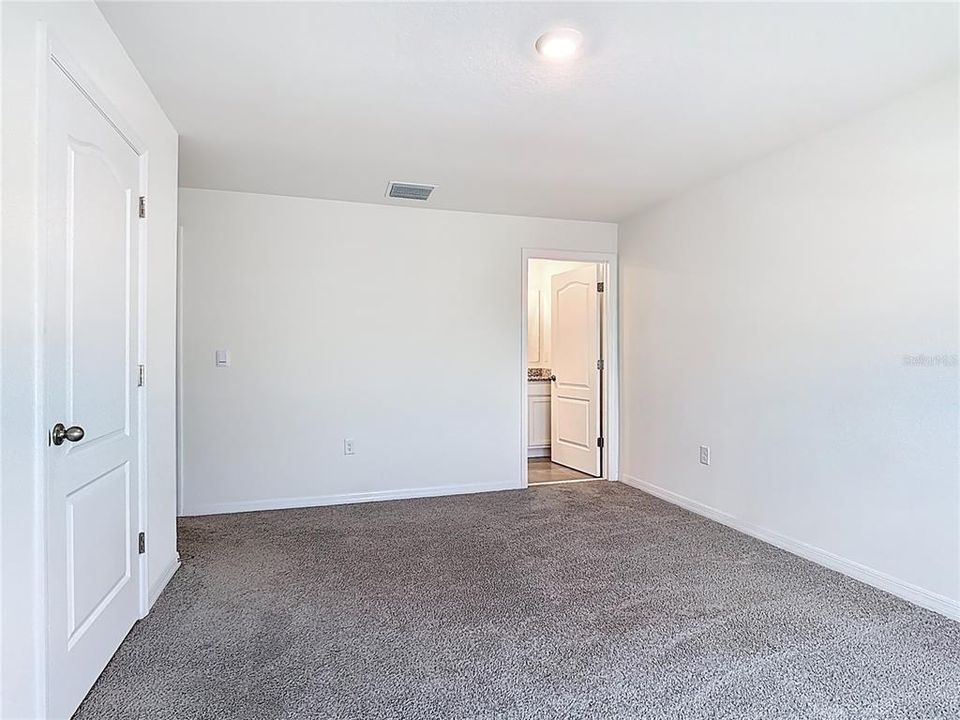 For Rent: $1,900 (3 beds, 2 baths, 1452 Square Feet)