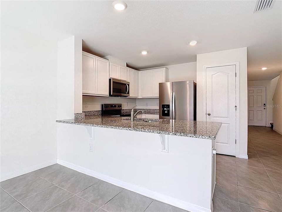 For Rent: $1,900 (3 beds, 2 baths, 1452 Square Feet)