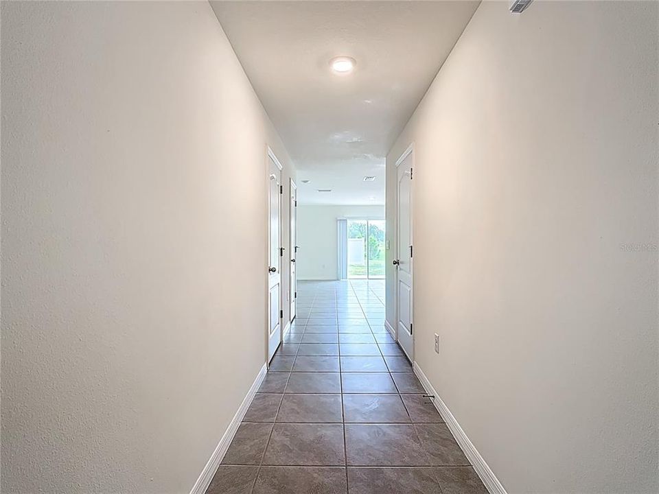 For Rent: $1,900 (3 beds, 2 baths, 1452 Square Feet)