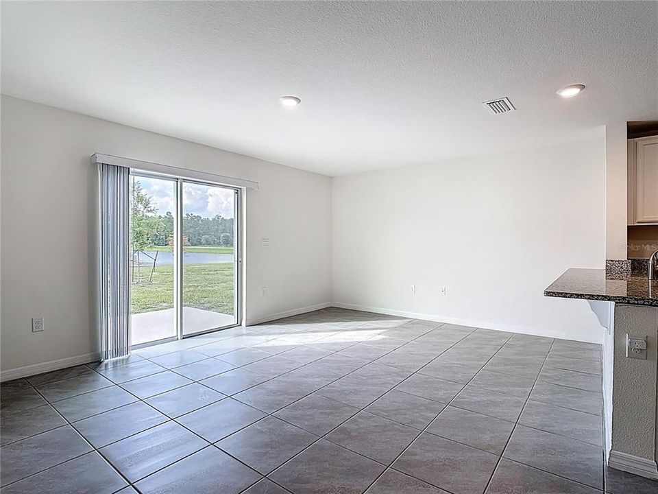 For Rent: $1,900 (3 beds, 2 baths, 1452 Square Feet)