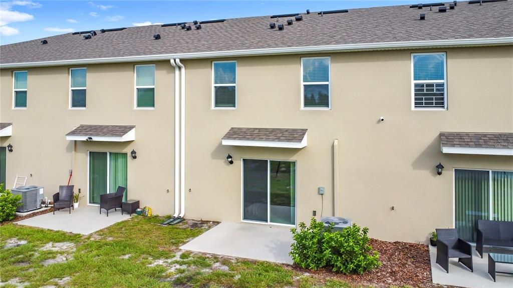 For Rent: $1,900 (3 beds, 2 baths, 1452 Square Feet)