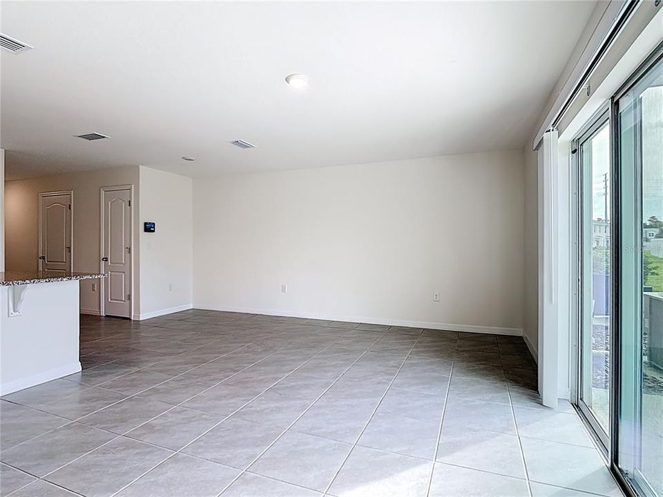 For Rent: $1,900 (3 beds, 2 baths, 1452 Square Feet)